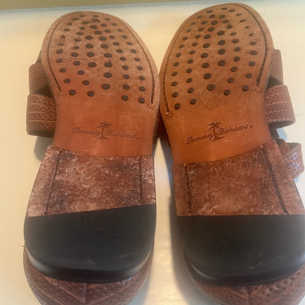 Tommy Bahama - Picture 9 of 10